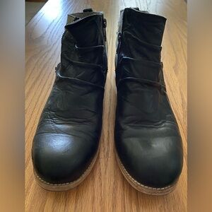 Women’s CAT Caterpillar Black Leather Ankle Boots sz 9